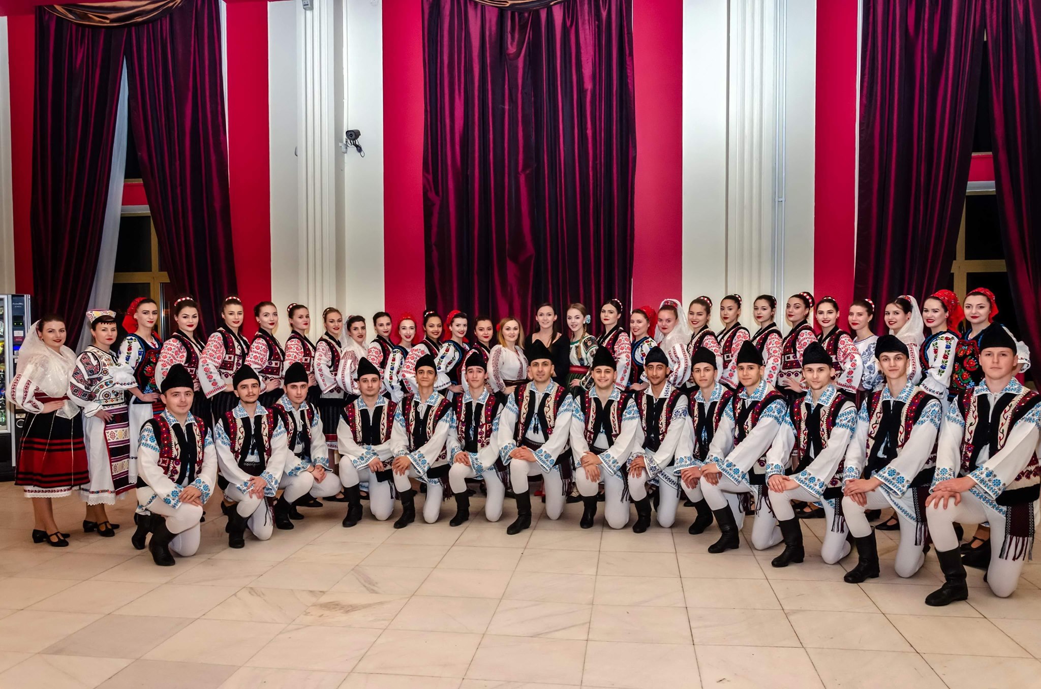 Ansamblul Folcloric „Doina Carpaților”