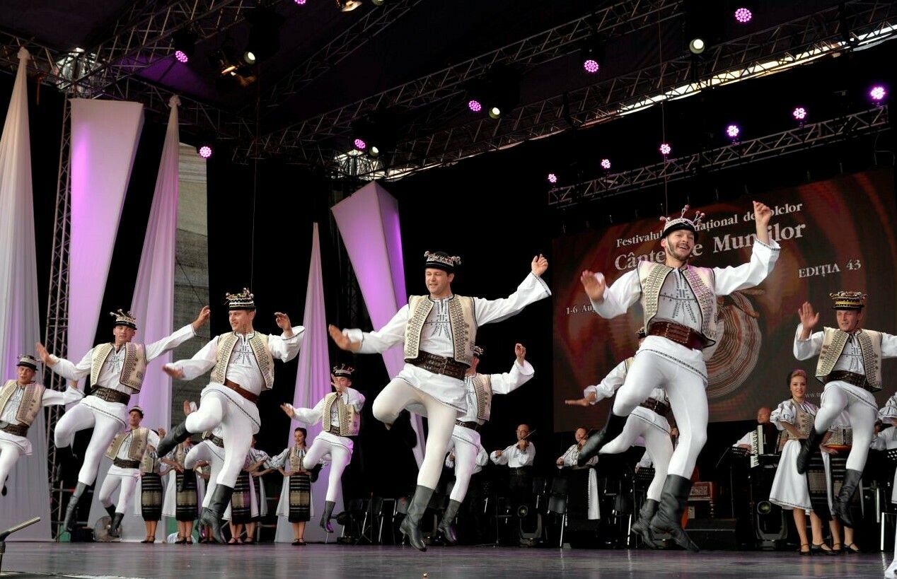 Festivalul „Cântecele Munţilor”